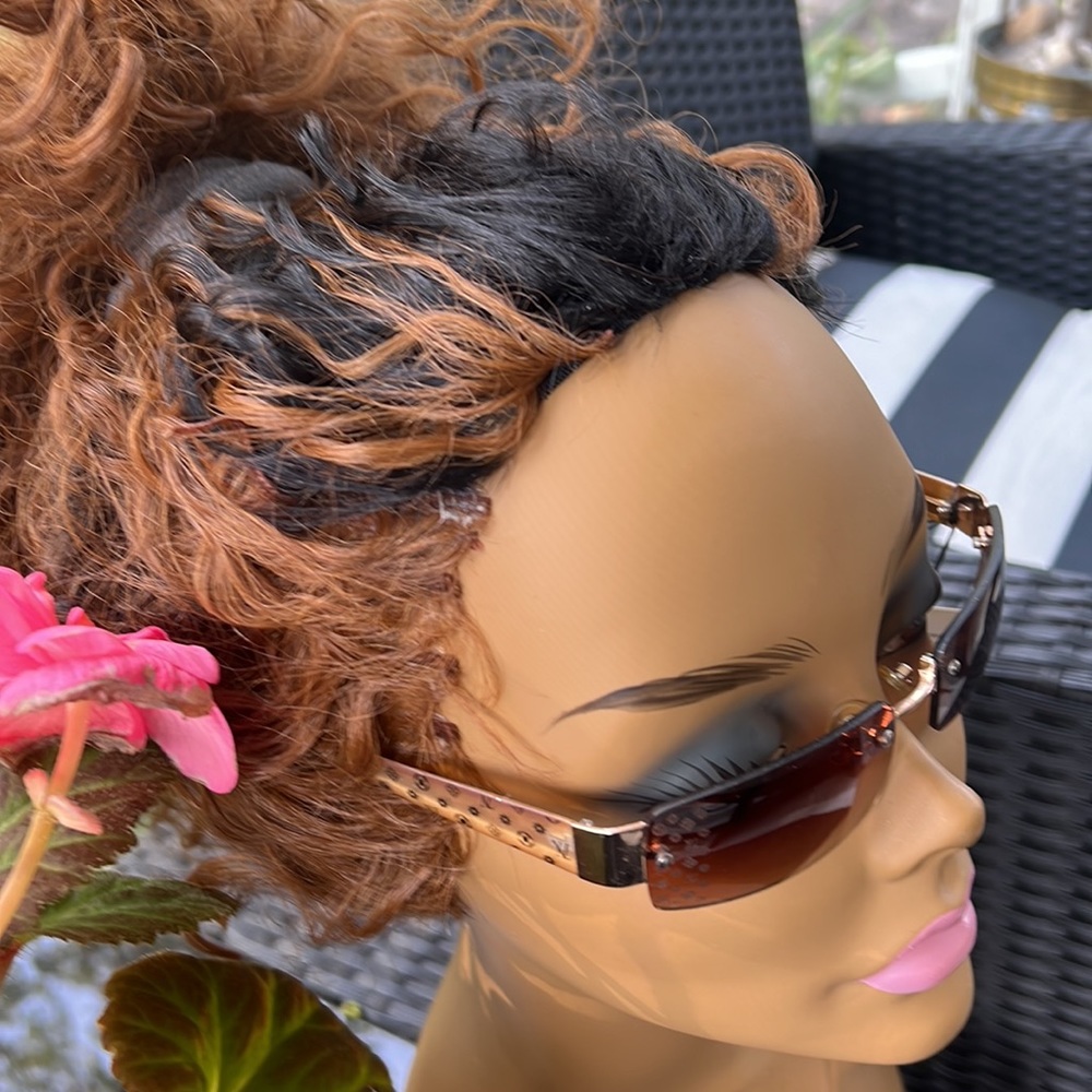 Sunglasses - Picture 4 of 7